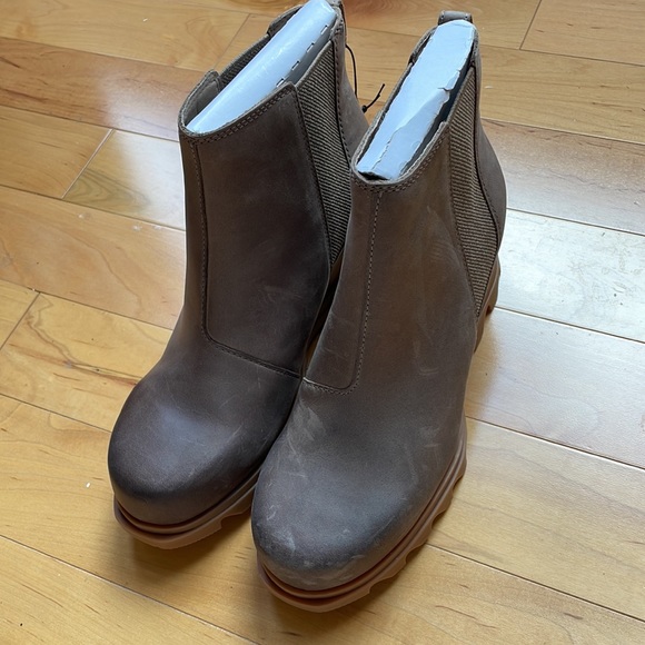 SOREL Joan of Arctic III Waterproof Wedge Chelsea Boot in Omega Brown 10 - Picture 3 of 9